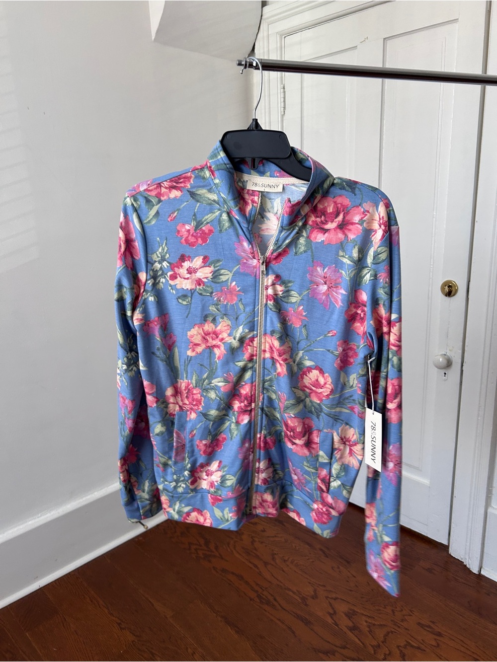 78 and Sunny Floral Zip-Front Lightweight Jacket - Blue/Pink, size Large